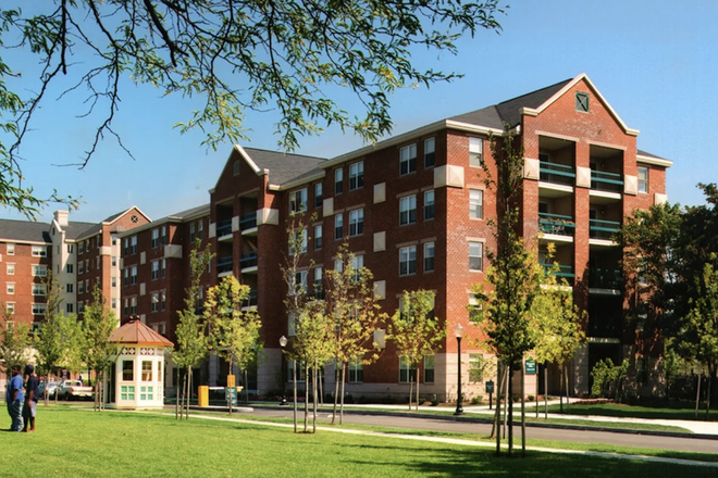 Complex - Close to UMass/JFK in Harbor point Apartments