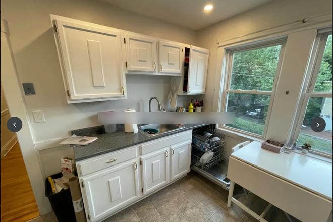 - - Close to Campus! Spacious 5 Bed 2 Bath w/ Laundry Apartments