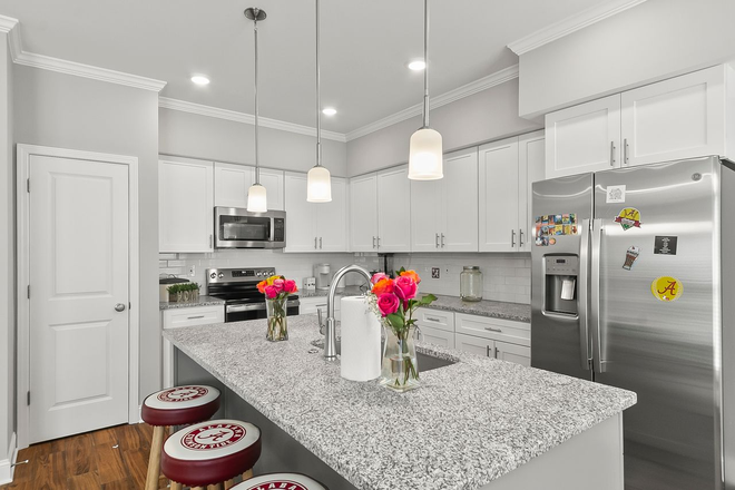 Exceptional kitchen. - 510 26TH AVE E House
