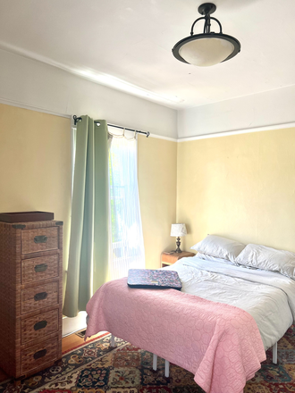 The Room - Nice Single Room in the House in Downtown Berkeley Area