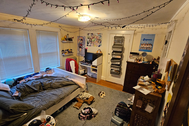 Bedroom - Gerald Rd 3 Bed! Apartments