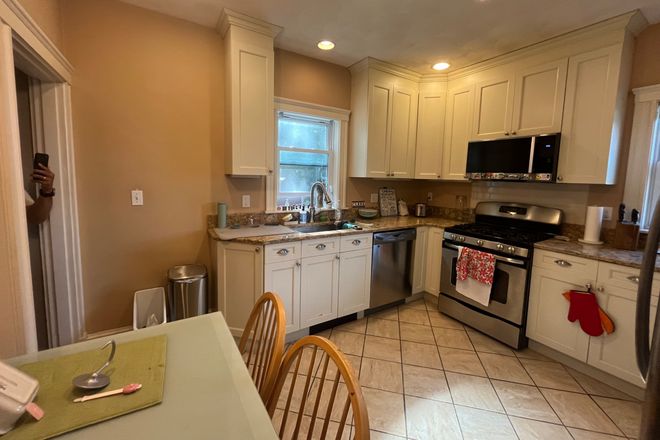 Kitchen - Single Family House - No Broker’s Fee - 6 Bed/2 Full Baths!  Adjacent to Campus