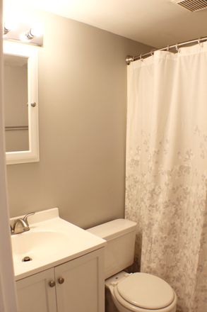 Bathroom - Live Your Best College Life at Hunters Ridge! Pre leasing for the 26-27 year Condo