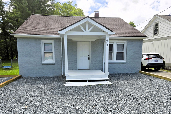 Photo - Cute Meadowview Bungalow; 3/1.5 Right in Town and on an AppalCART! House