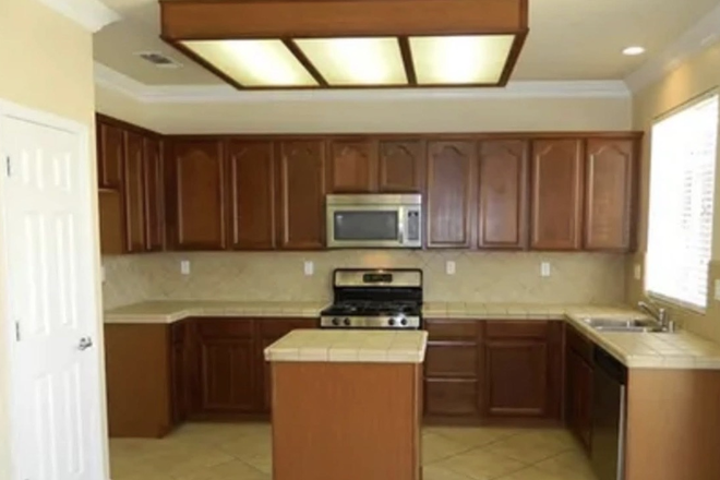 Kitchen - 2389 River Rock Dr