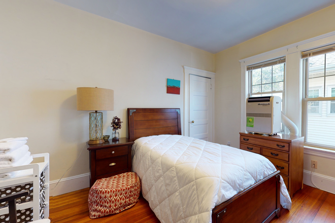 Bedroom - Fall Sublet Special Only $1,050 Near Tufts, Harvard MIT & BU ! Apartments