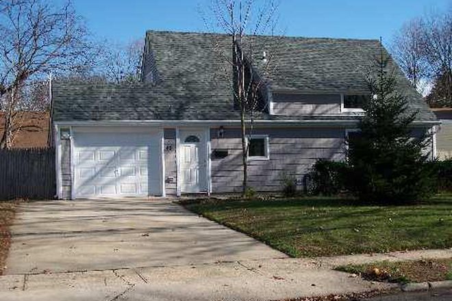 Front of house - 2 Rooms Left! Immaculate House Rental for Grad/Medical/Law School Students
