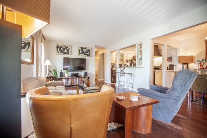 Living Room - The perfect blend of modern updates and timeless charm at Georgetown Condos of Green Hills