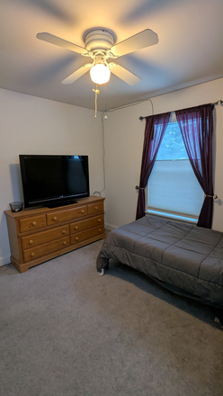 Bedroom - Clean and Quiet Room in my Condo