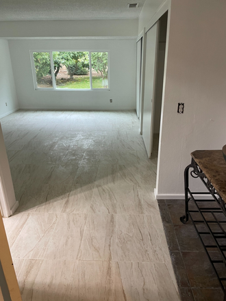 master bdr - Beautiful Canyon Crest home / fruit trees/ solar  included/ UCR 1 mile