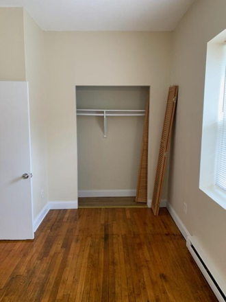 hubrealtyproperties.com - Mission Hill, large one bedroom, on the green line T Apartments