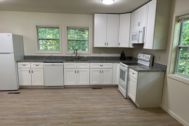 Kitchen - $600/month private room for rent 5 min drive to UTK campus House