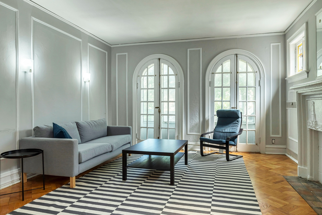 Living Room - 3-Bed 2-Bath Hi-End Condo on Forsyth!