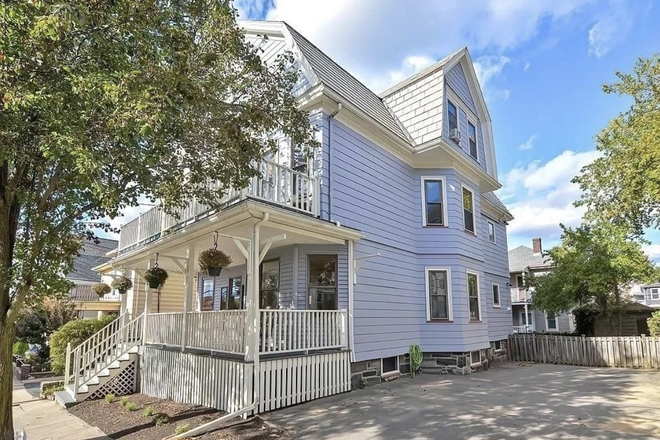 - - 4 BED 1 BATH NEAR TUFTS UNIVERSITY 6/1/26 Apartments