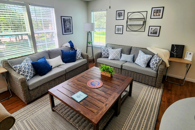 living room - Summer Lease! Newly Renovated, Fully Furnished Unit, Close to Campus, Free Parking Condo