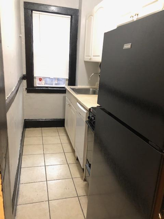 Call NOW for showings! 617-236-8600 - OXFORD ST - PORTER/HARVARD SQUARES - MODERN COZY 2BR/1BA W/ H&HW INC, PRVT DECK AVAIL *9/1/2025* Apartments