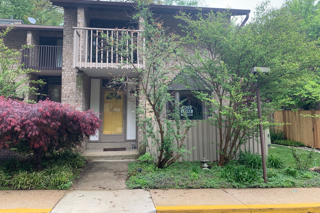 Front of townhouse - Cozy Basement Studio, Steps from Sligo Creek Parkway, 495, Metro Redline, Bus Townhome