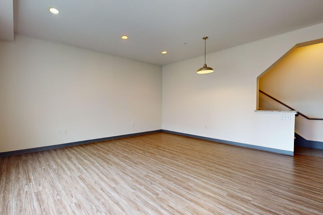 1 - Modern 2BR – South End, A/C, Pet Friendly, 1 Month Free Apartments