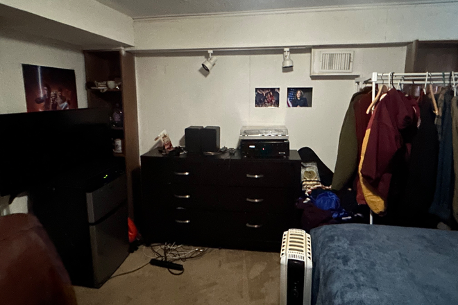 Different angle of the Room - Queen sized room in basement House