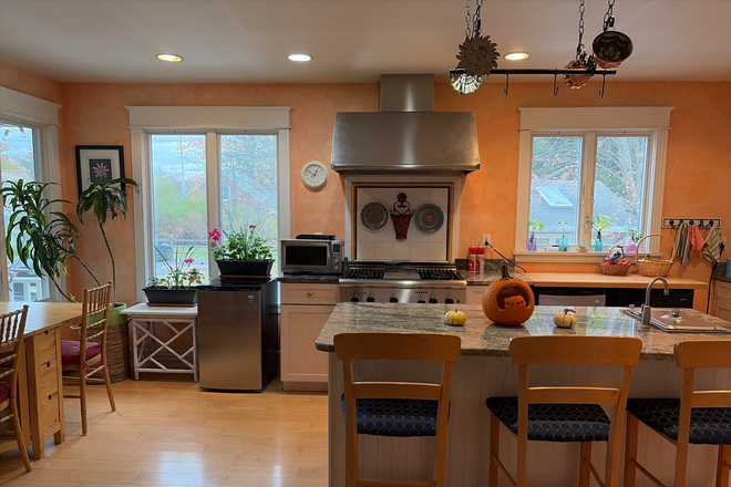 Kitchen - Furnished room for female-Cranbury Rd-Princeton Junction House