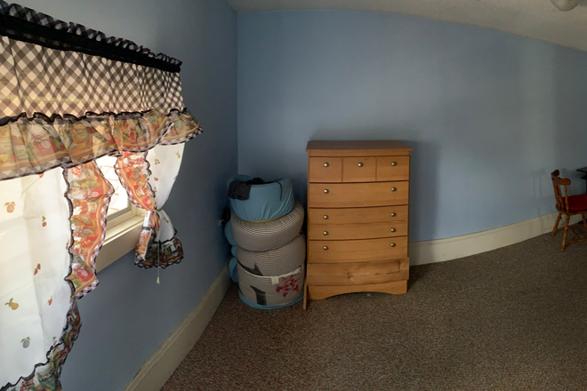 Bedroom that is for rent - Apartment Close to Campus