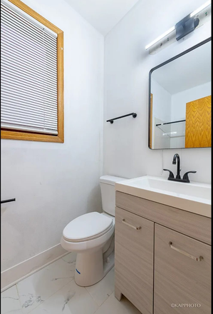 Private Bathroom - 1 Bed and Private Bath in the Medical District! Apartments