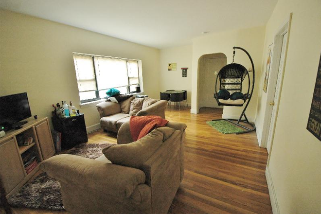 Living room - Huge, Beautiful 2 Bed 1 BA ON LONGWOOD AVE! AVAIL 9/1 Apartments