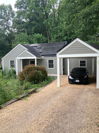 Front View - 3-BR House Near UVA