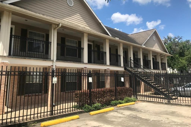 Exterior - Charming 2 Bed 1 Bath in the Heart of the Museum District