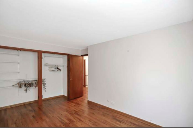 Bedroom - Beautiful 1-bed in a town house at 12xx W Westgate Ter - 60607