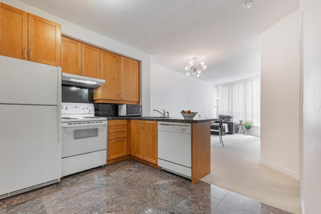 kitchen - Unbeatable Location! Safe & Secure 2-Bedroom Condo at Yonge & Bloor – Perfect for U of T & TMU study