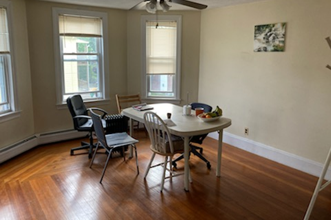 Interior - room rental borders Tufts one block from SEC, JCC, & green line Apartments