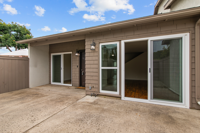 Entry inside fenced patio - Townhouse near UCI  3 bed 2 bath and 2 car garage + pool