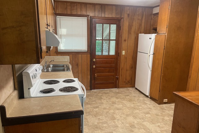 kitchen - 587A Riser Drive, Charleston SC  29412