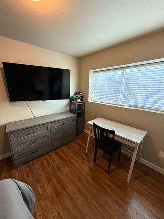 Bedroom - Maple House - Great Location on the Hill