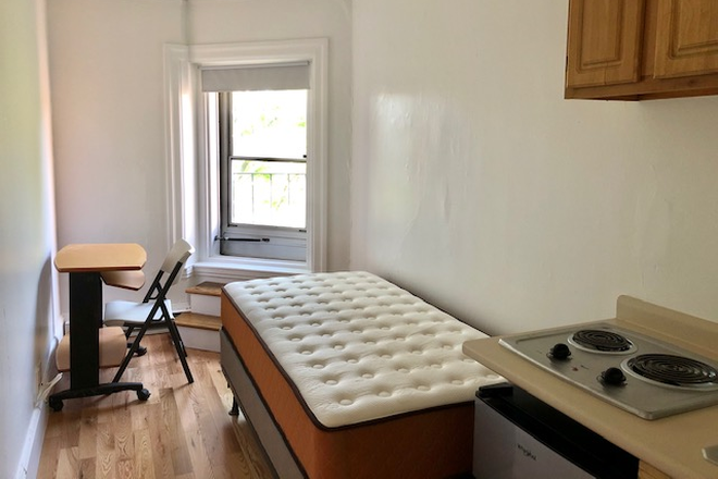 STUDIO - AVAILABLE 9/1/2025 - RENOVATED STUDIO WITH NEW HARDWOOD FLOORS AT 1061 BEACON STREET, BROOKLINE Apartments