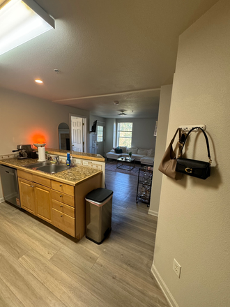 Kitchen - Apartment on university Ave, really close to campus!