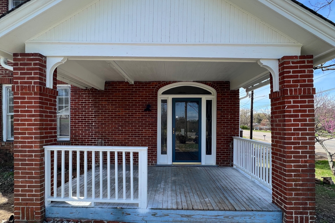 Front - $500/month private bedroom for rent! House