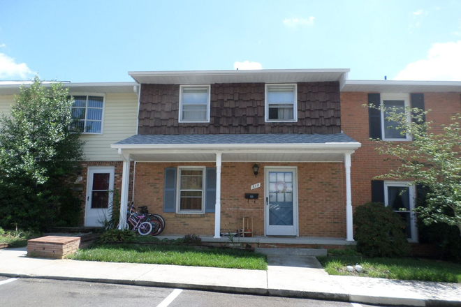 Photo - 3 Bedroom 1 full and 2 Half Bath Townhouse