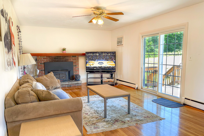 Living Room - Room Available For $700 on Quiet Farm House