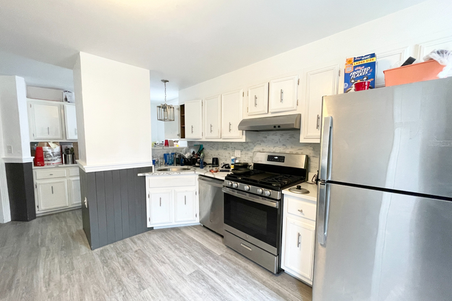 Call NOW for showings! 617-236-8600 - FALCON ST - *NO FEE* HUGE 2 FLR 6BR APT NEAR MBTA AIRPORT W/ IN UNIT LNDRY, 2 BATHS AVAIL *9/1/2026*