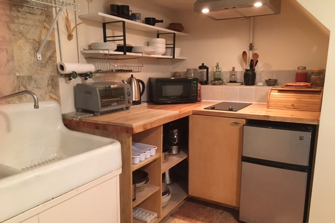 Kitchen nook - Cosy studio near Harvard campus
