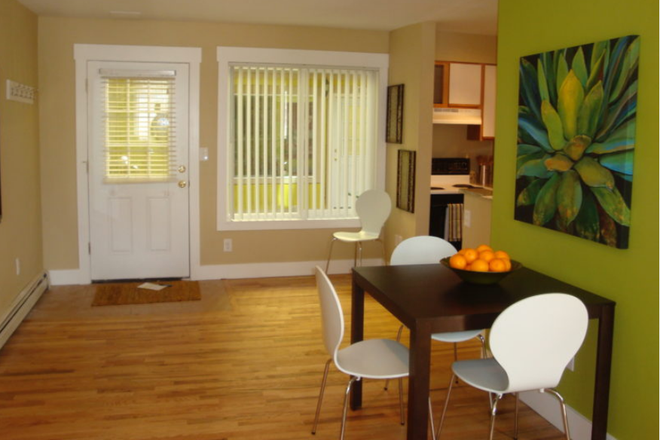 Dining and Entry - Boulder Buddha