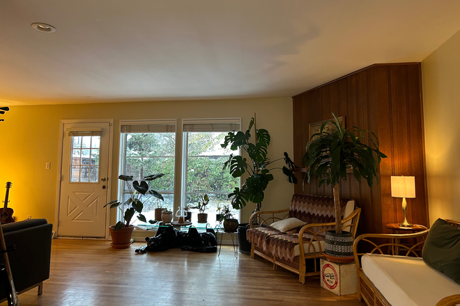 Living room - Room For Rent Available Now - 465 S 42nd St House