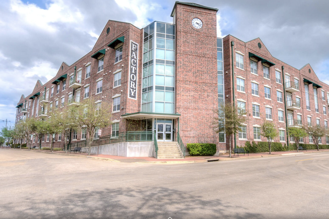 Main Entry Building two - Spacious Furnished APT at Warehouse & Factory Northgate – Walk to Texas A&M
