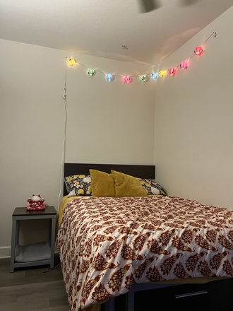 Bedroom - Plaza on University Apartments