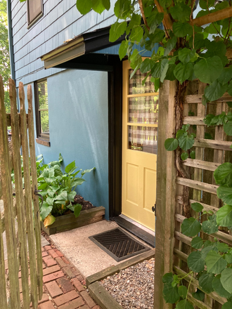 Private entrance - Furnished studio apt for PU graduate student/postdoc only-Morgan Place-Princeton