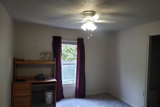 Bedroom 1 - 3 bed 1 bath townhouse in Little Italy
