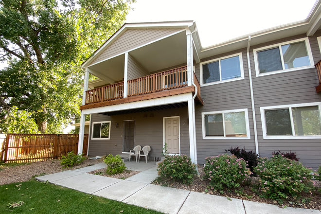 1 - AVAILABLE 8/5: 1322 S Coffman St. #2