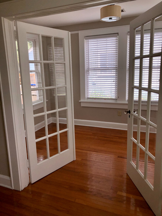 Sun Room/ Office - Charming Bungalow in Wagener Terrace House